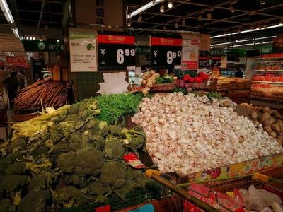 興高采烈進南寧農副產品平價專營區，一看價格讓人哭笑不得